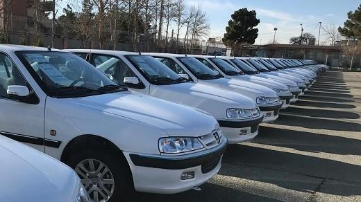 ایران خودرو 10 هزار دستگاه خودروی مازاد خود را با گارانتی واگذار می‌کند